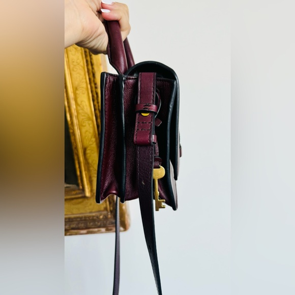 Leather shoulder bag - Sac FOSSIL - Picture 6 of 7